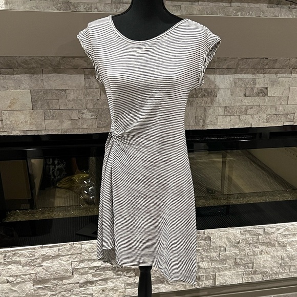 Max Studio Black and White Striped casual hi low Dress size Small - Picture 1 of 11